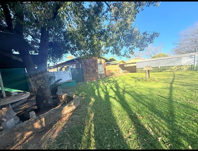 3 BEDROOM HOUSE FOR SALE IN VANDERBIJLPARK CE 2